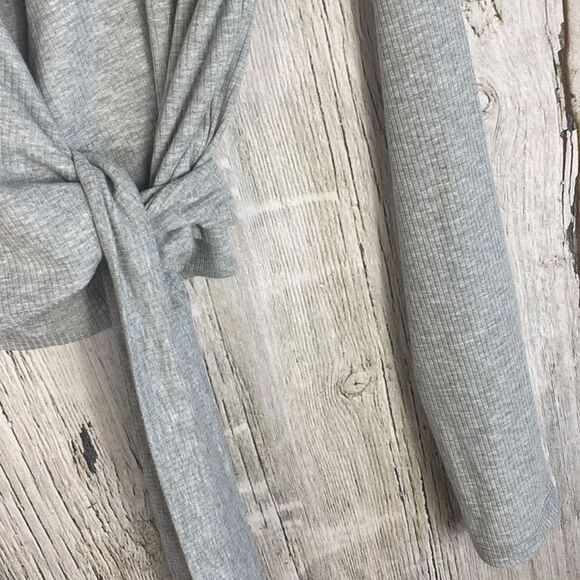Tyche Take A Breather Ribbed Long Sleeve Wrap Top Size Medium Gray 233 - Picture 6 of 10